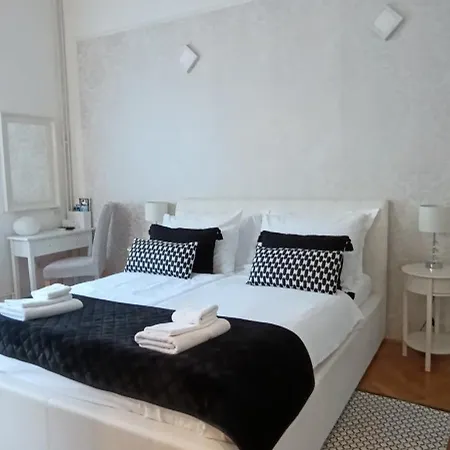 Apartmán Royal S Privatnim Parkingom *