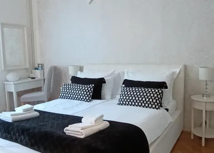 Appartamento Royal S Privatnim Parkingom *