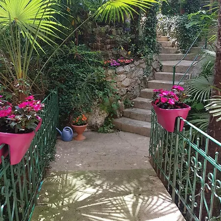 Royal S Privatnim Parkingom * Abbázia