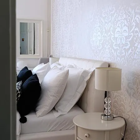 Royal S Privatnim Parkingom Appartamento *
