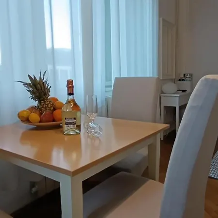 Apartment Royal S Privatnim Parkingom Opatija