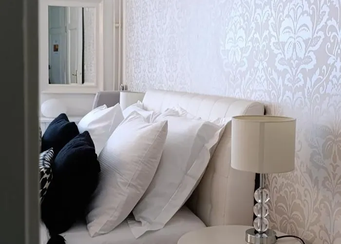 Royal S Privatnim Parkingom Apartment *
